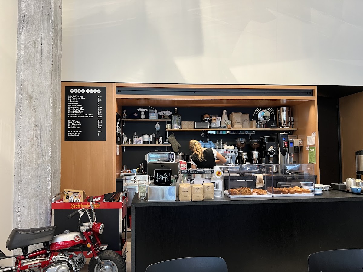 Cento Coffee interior