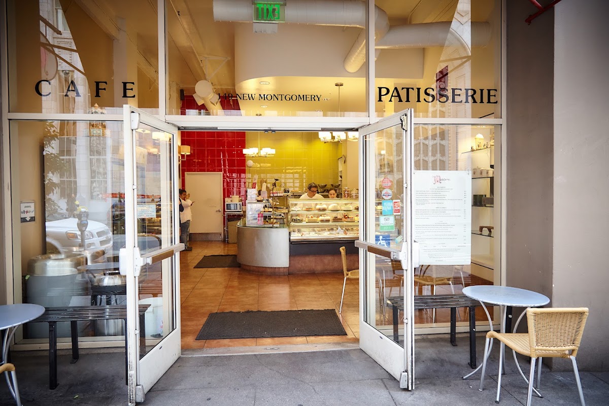 Cafe Madeleine interior