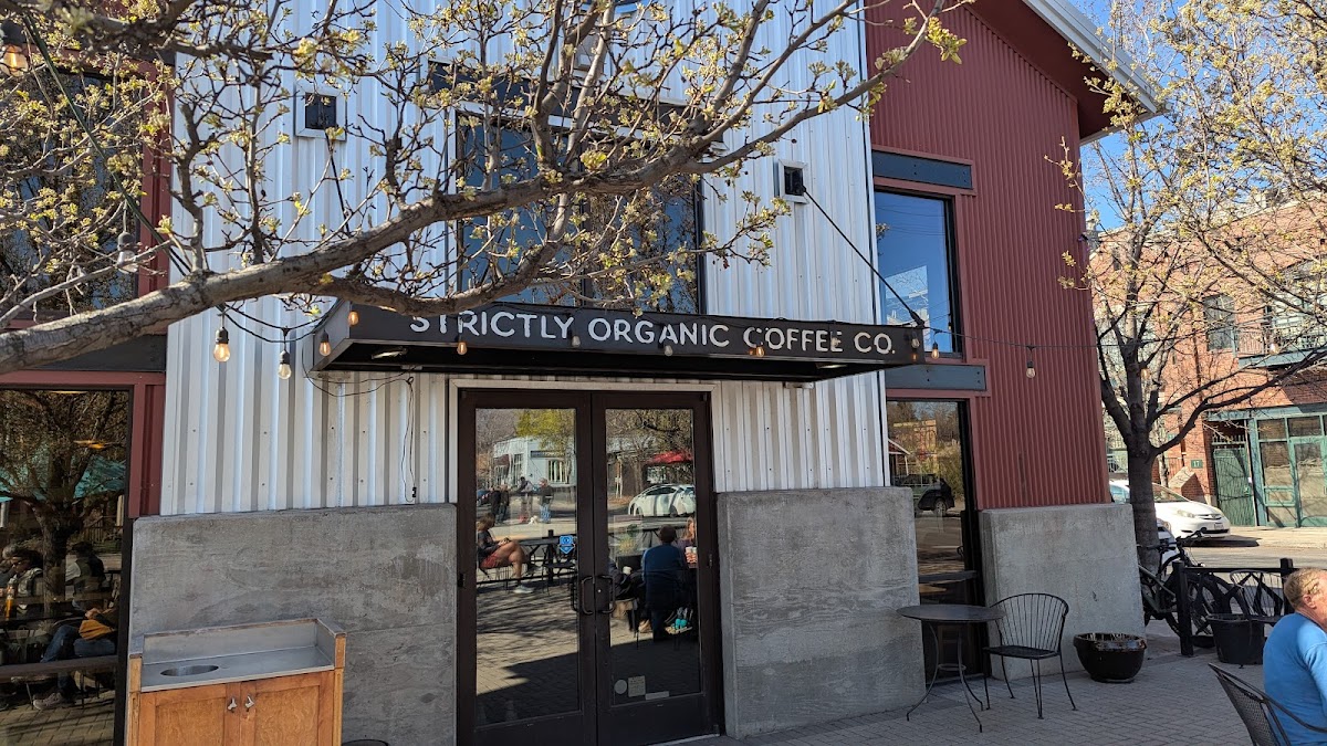 Strictly Organic interior