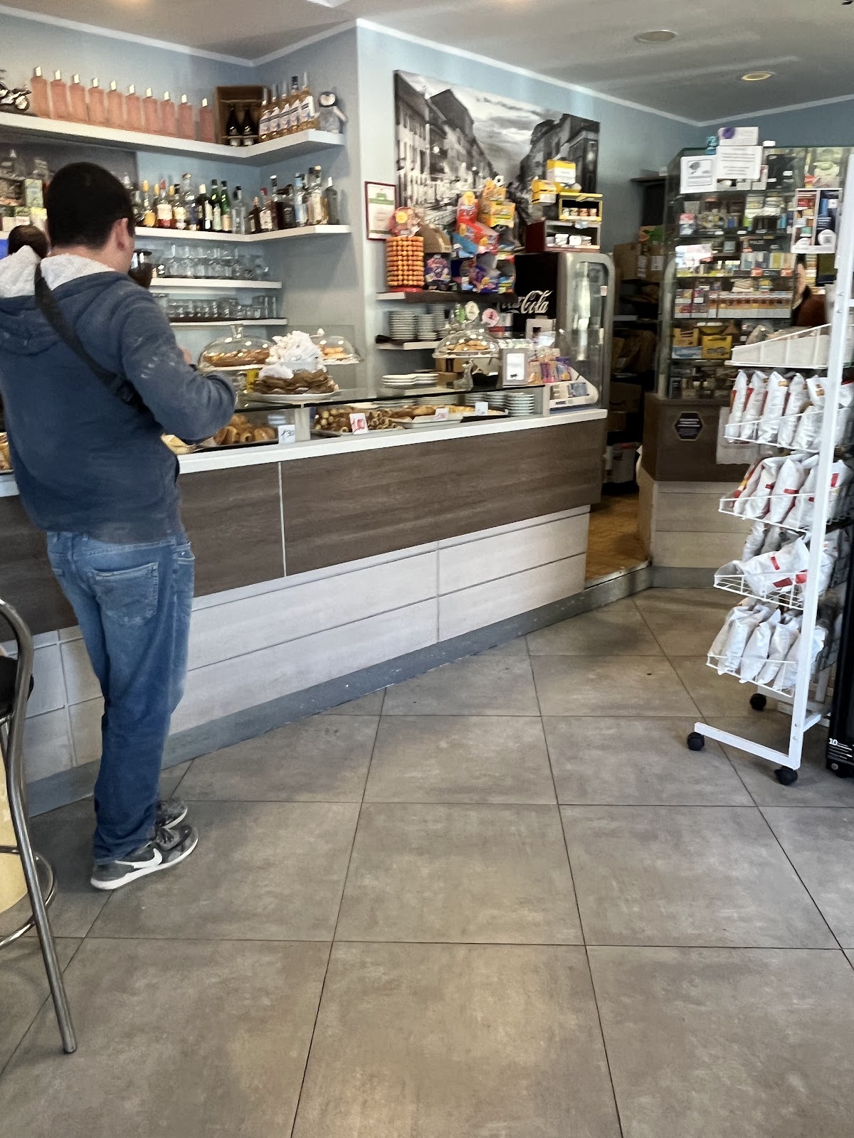 Bar Tabacchi Il Pinguino Miliardario interior