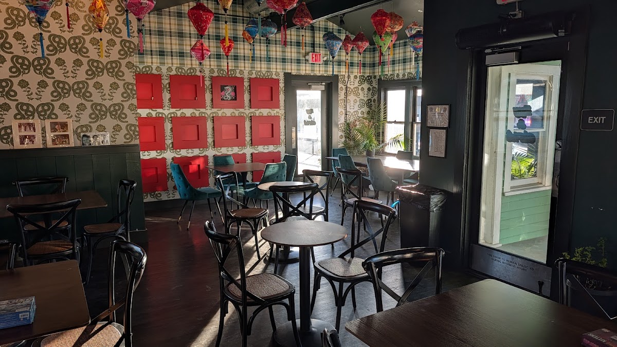 Egg and CàPhê interior