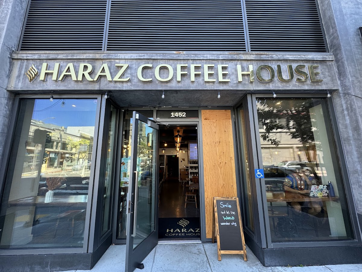 Haraz Coffee House interior