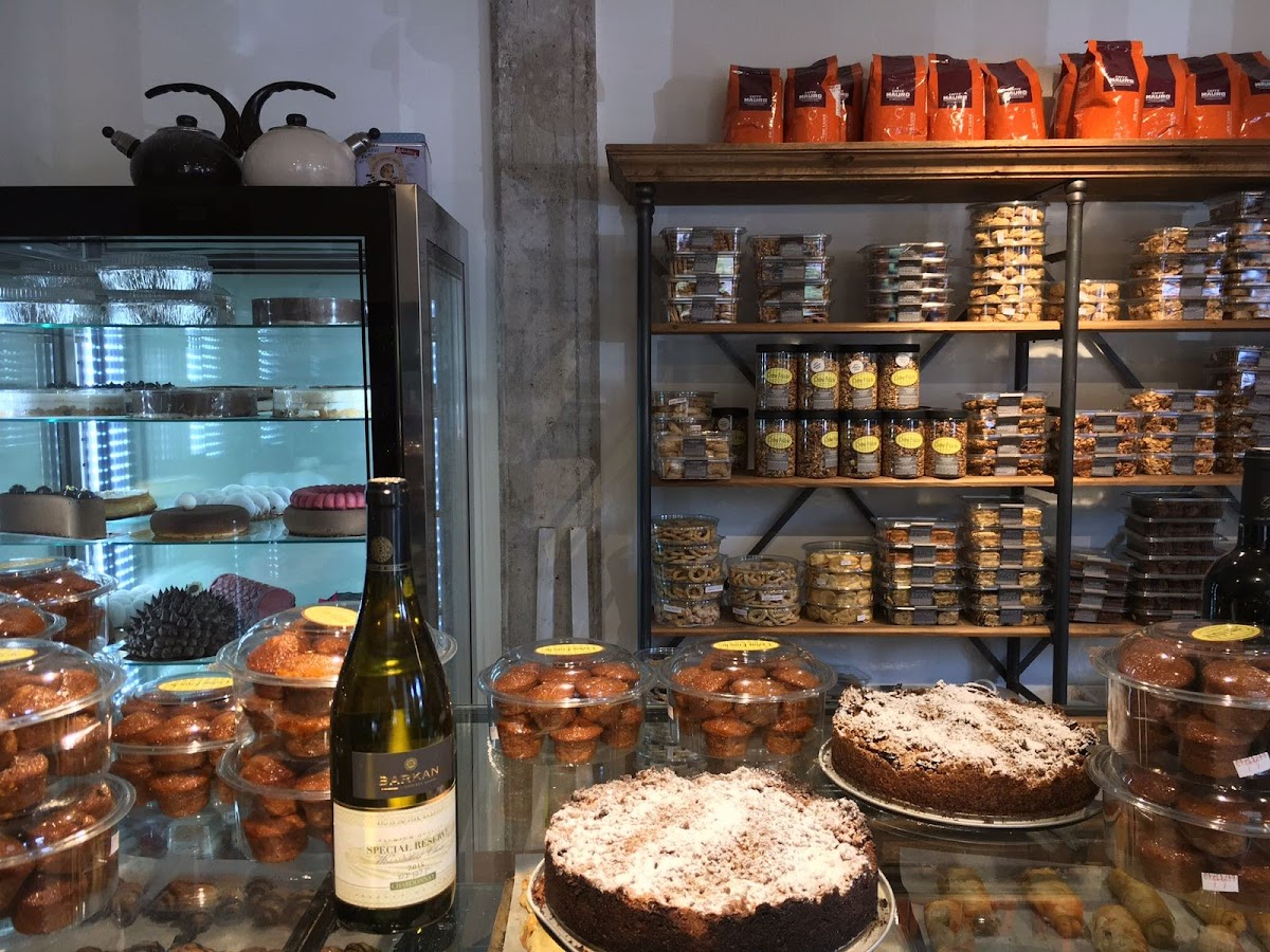 קפה קרם פרש פטיסרי interior