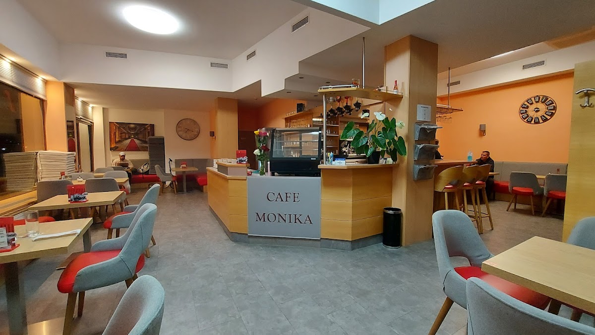 Cafe Konditorei Monika interior