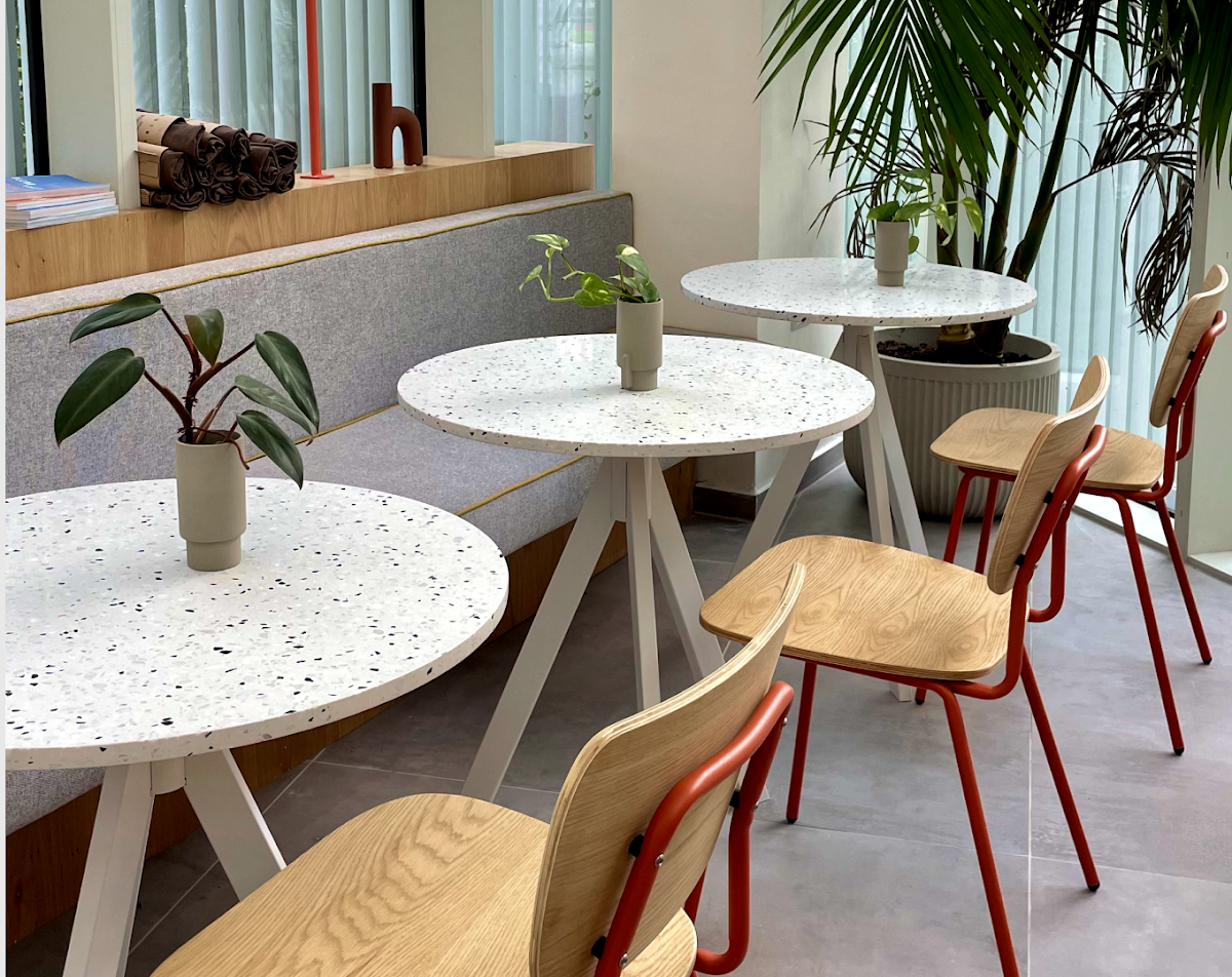 Jinga Cafe interior