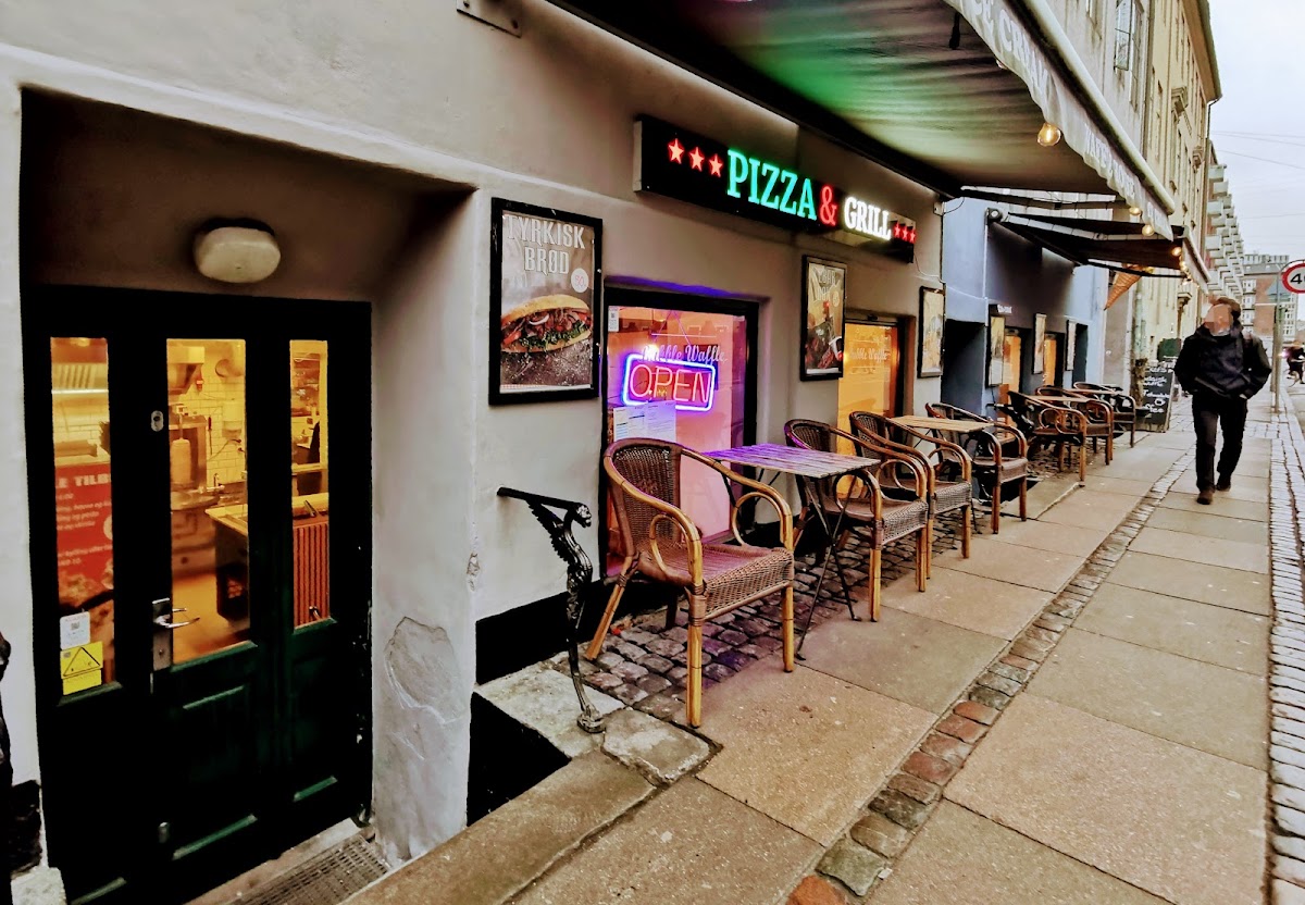 Luna Café og Pizzaria interior
