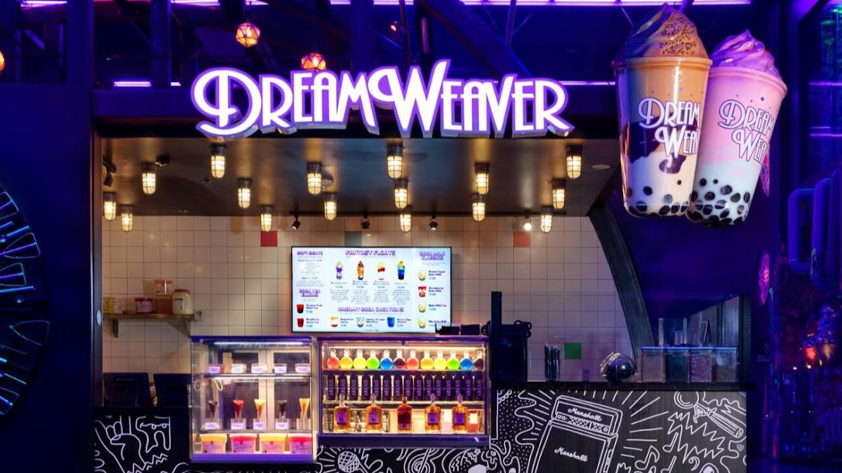 Dream Weaver Milk and Boba Bar interior