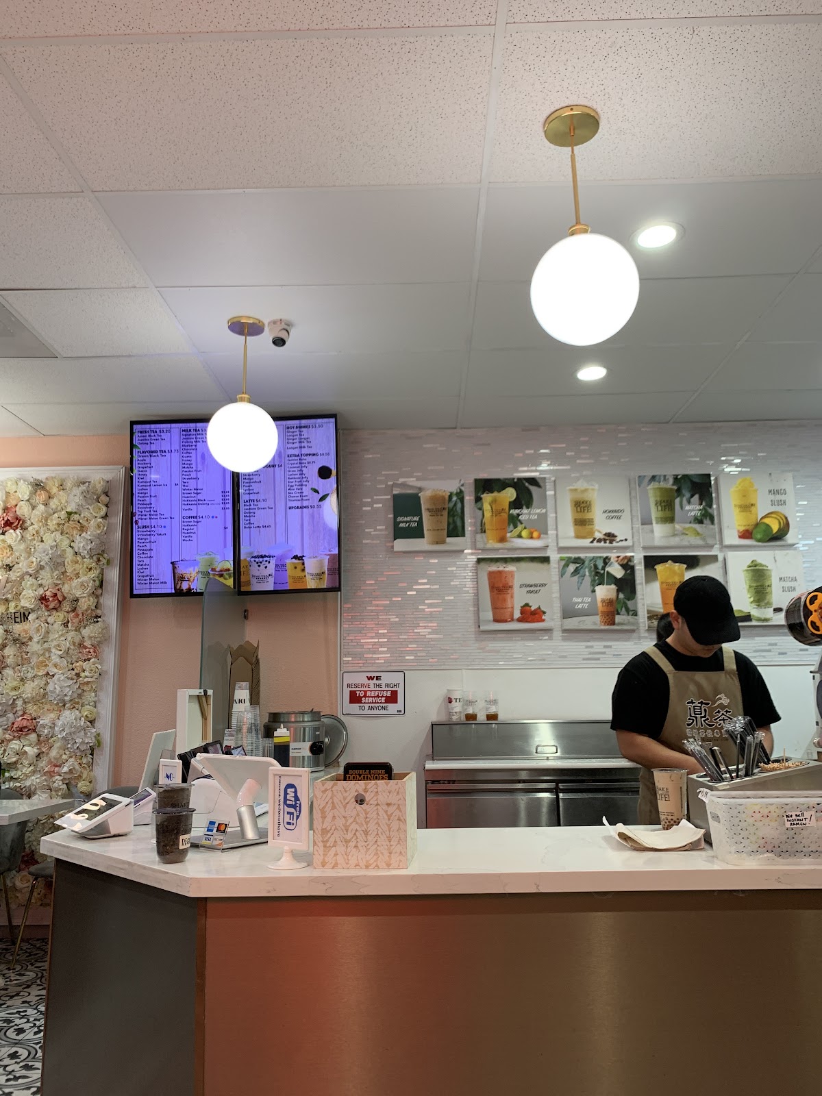 Ding Tea Anaheim interior