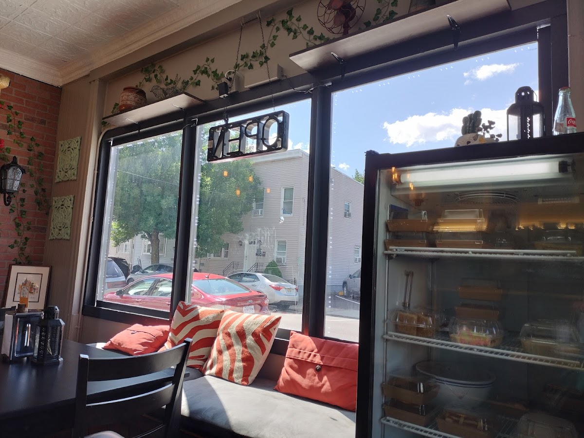 Su-Zee's Corner interior