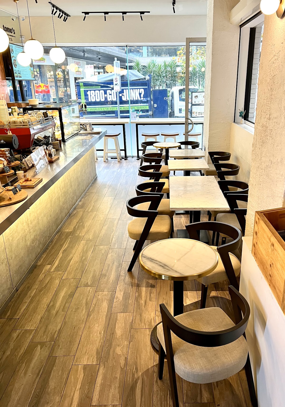 Early Bird Breaky interior