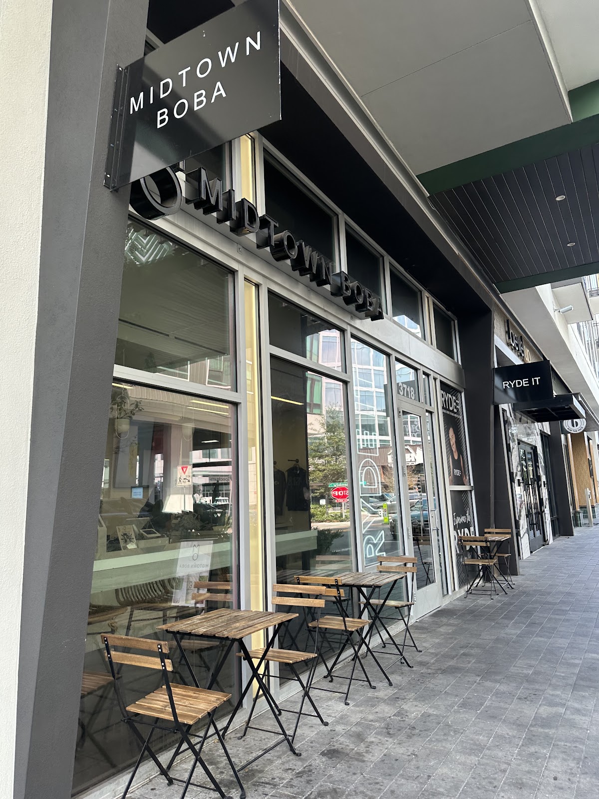 Midtown Boba interior