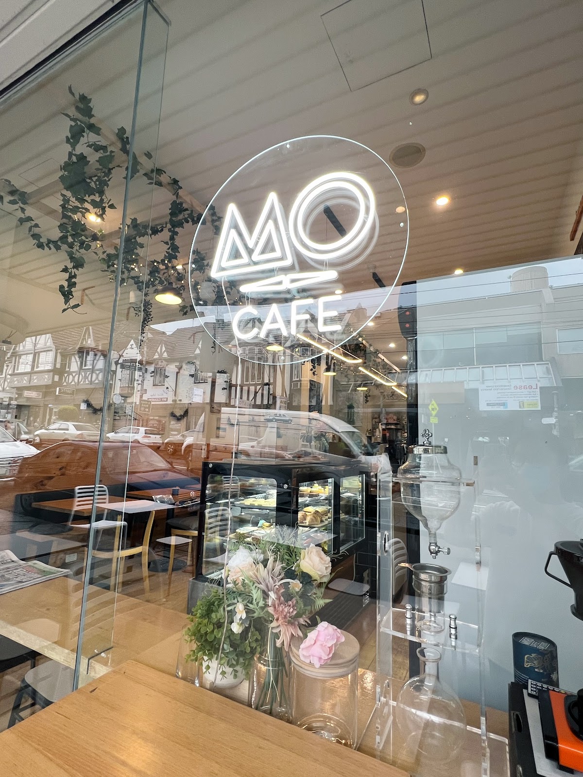 Mo Cafe interior