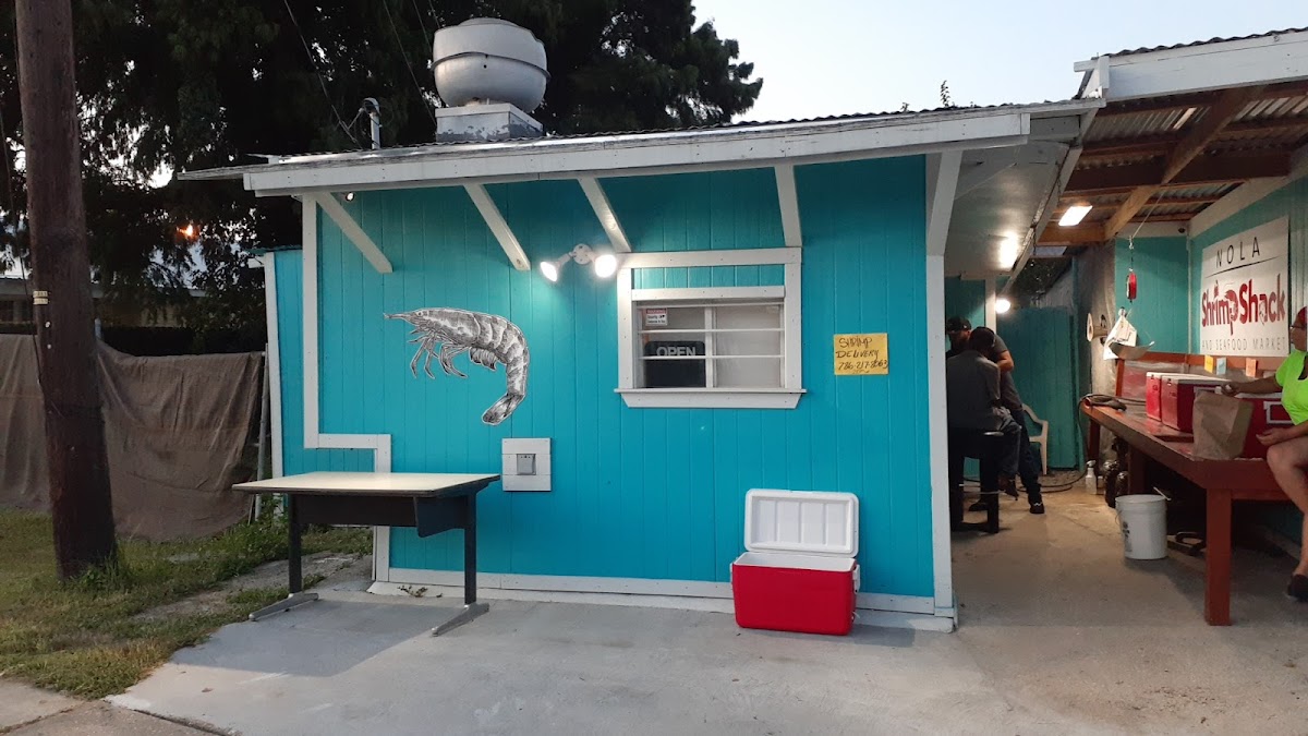 NoLa Shrimp Shack interior