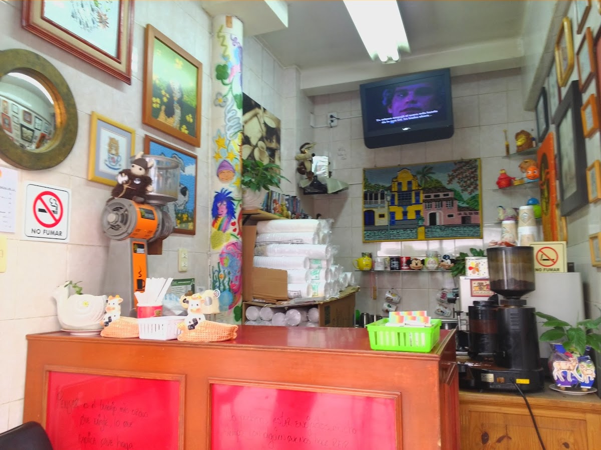 Mi Café El Cofi interior