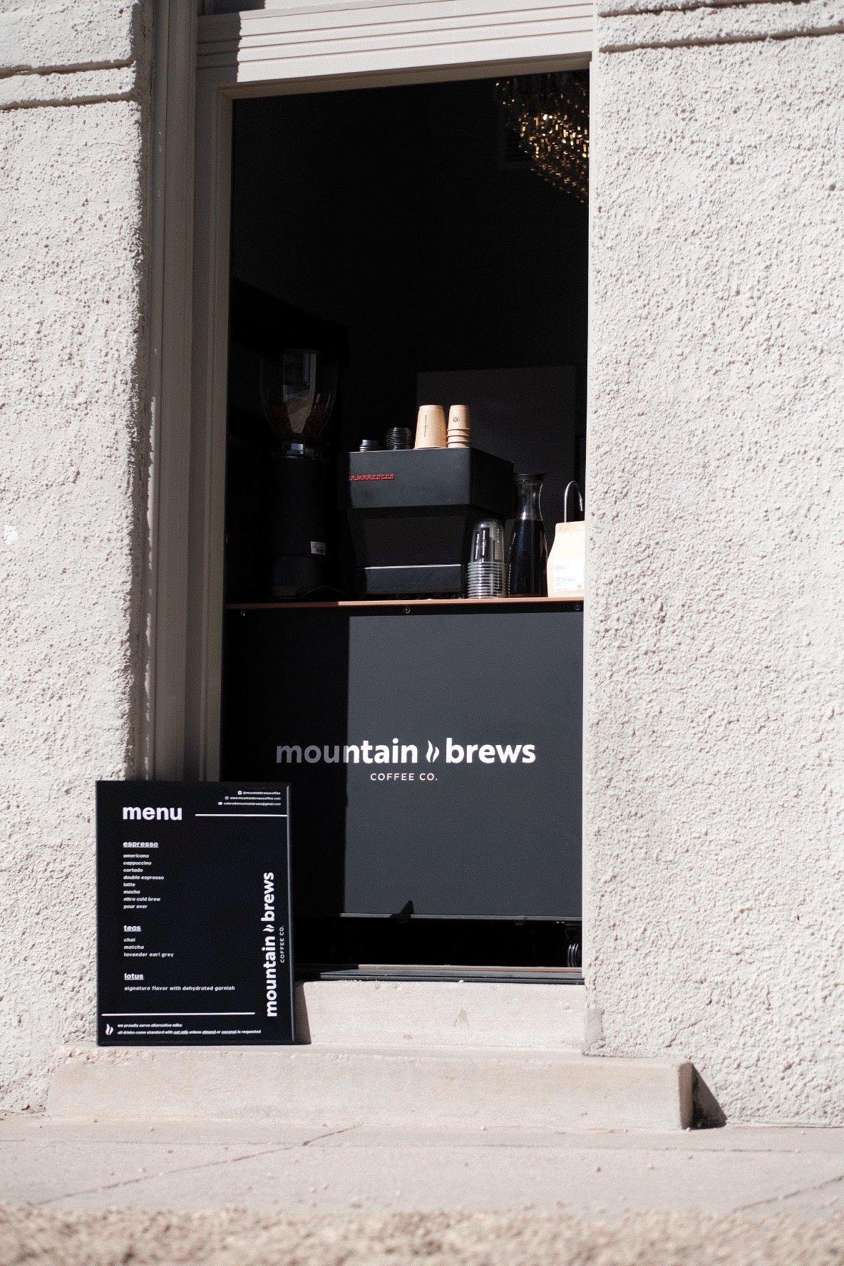 mountain brews coffee interior