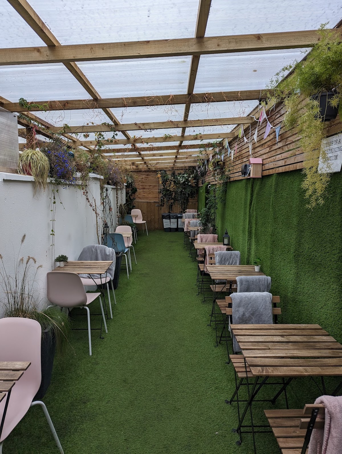 McMahon's of Botanic Avenue interior