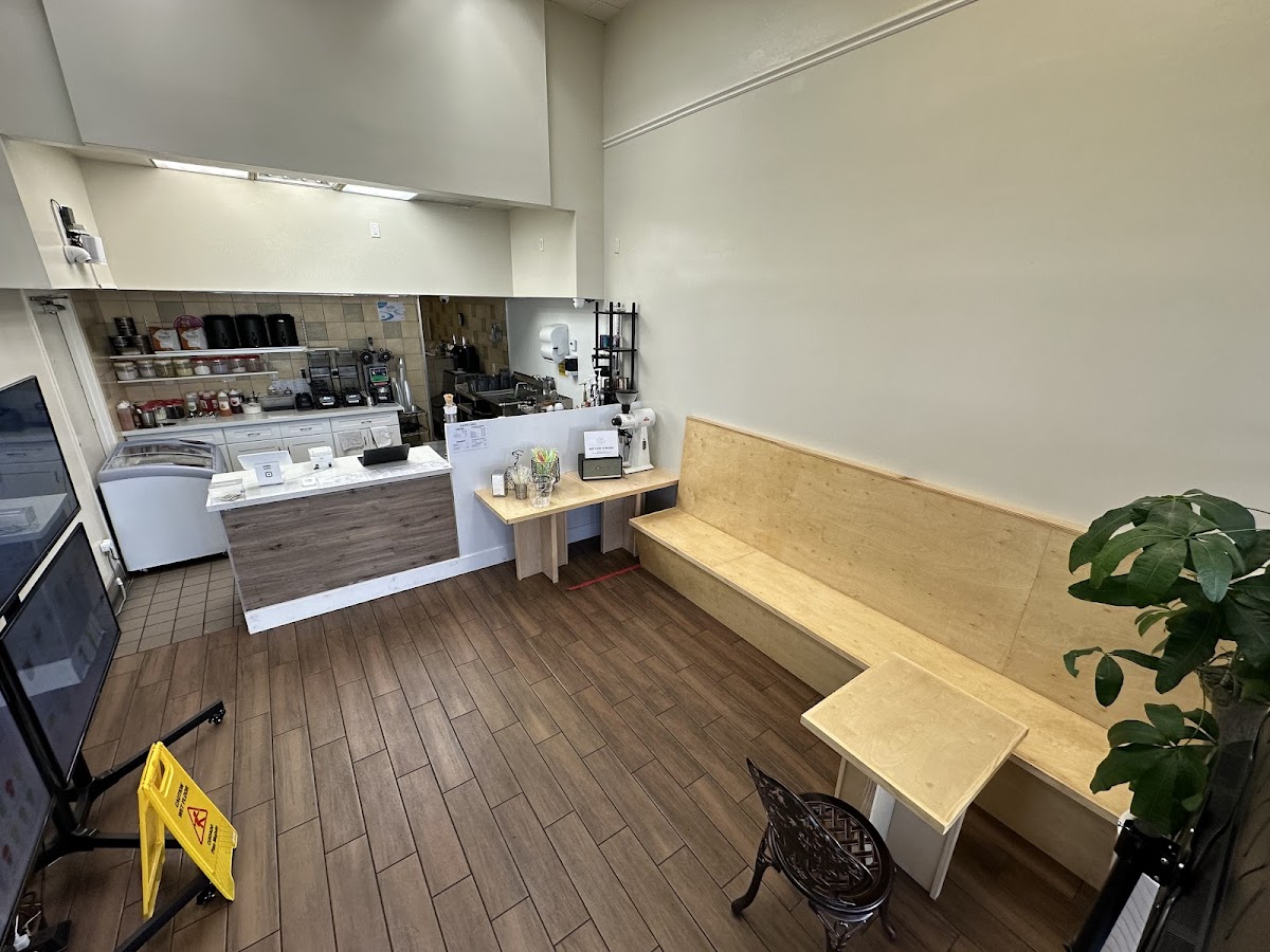 Boba Luna interior