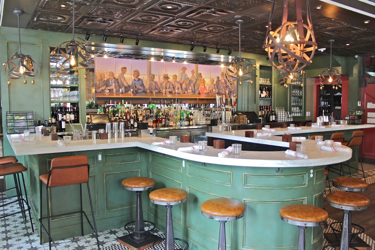 Mia's Italian Kitchen interior