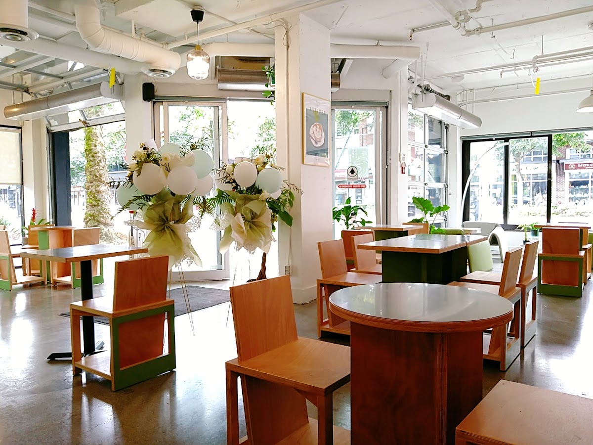 La La Island interior