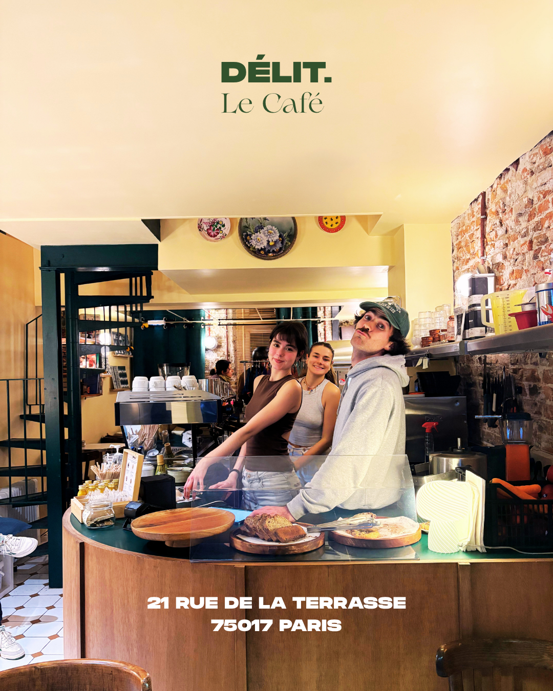 Délit. Le Café interior