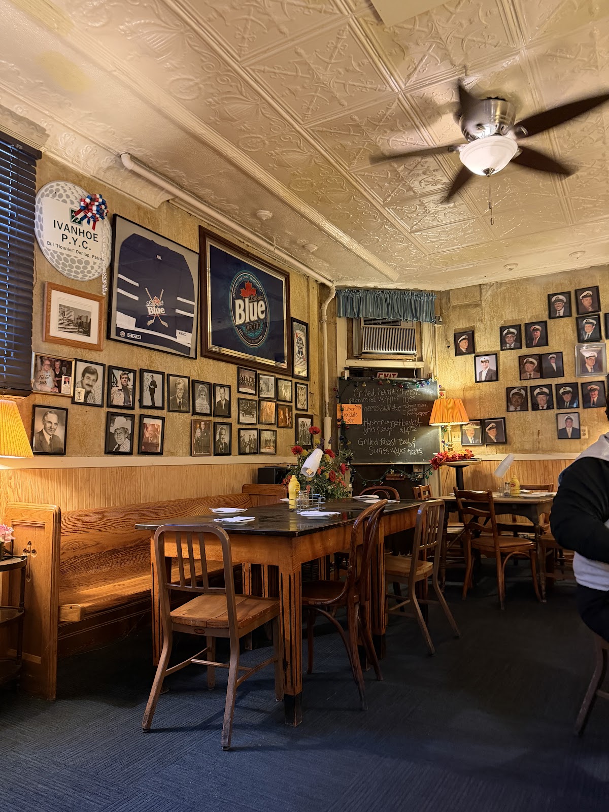 Ivanhoe Cafe interior