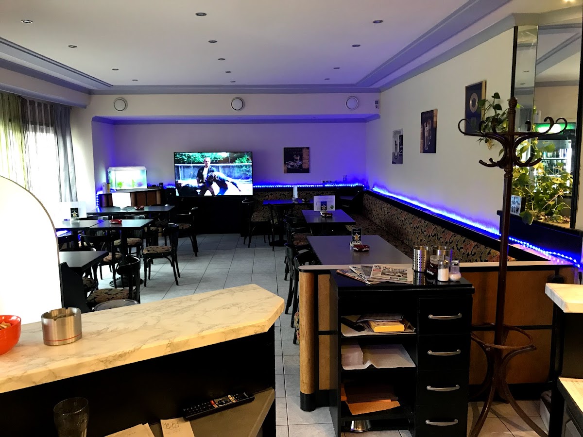 Cafe Zum neuen Glück interior