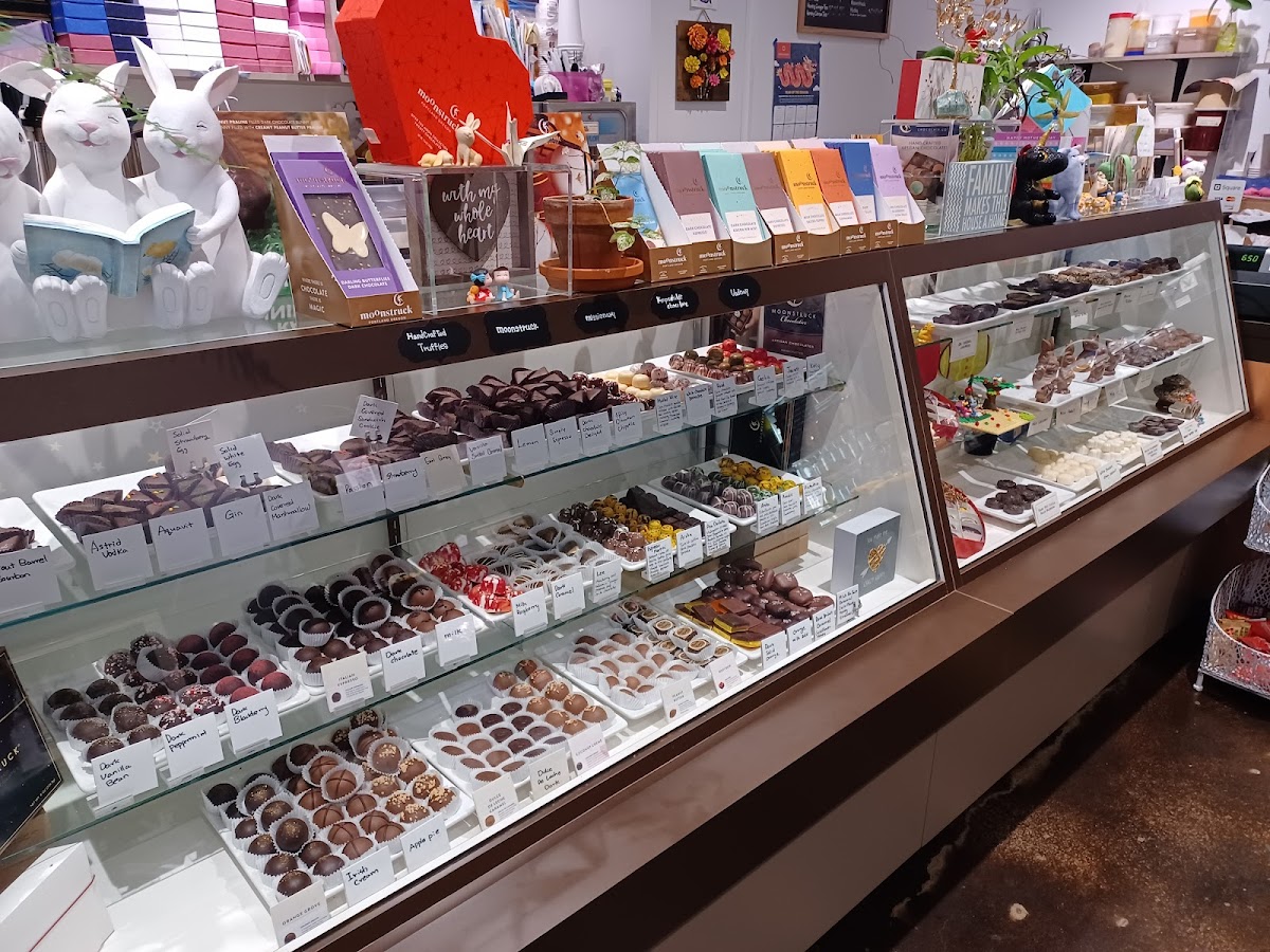 Anna's Chocolate Cafe and Bubble Tea interior