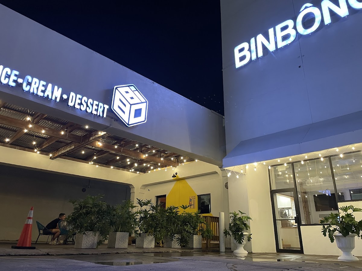 Bin Bong Coffee interior