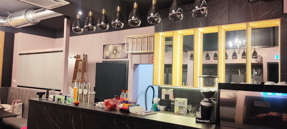 Café Legend 4 interior