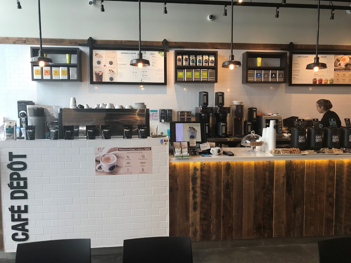 Café Dépôt Tour SSQ interior