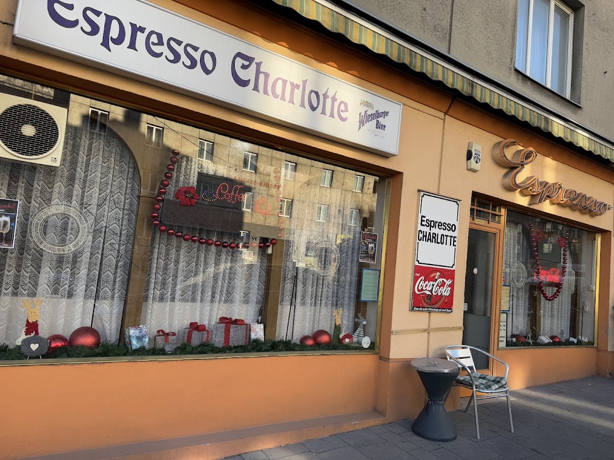 Espresso Charlotte interior