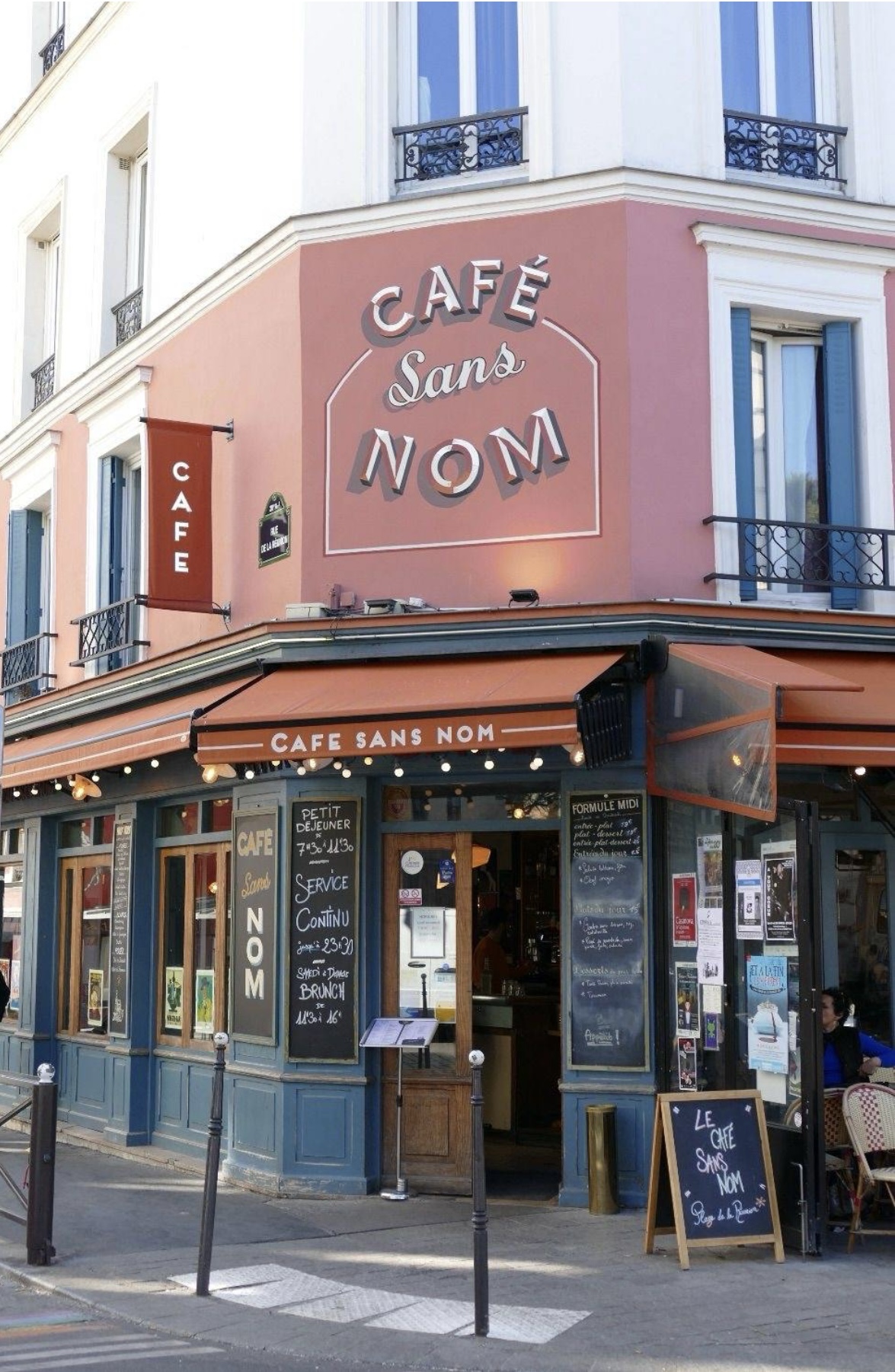 Le Café Sans Nom interior