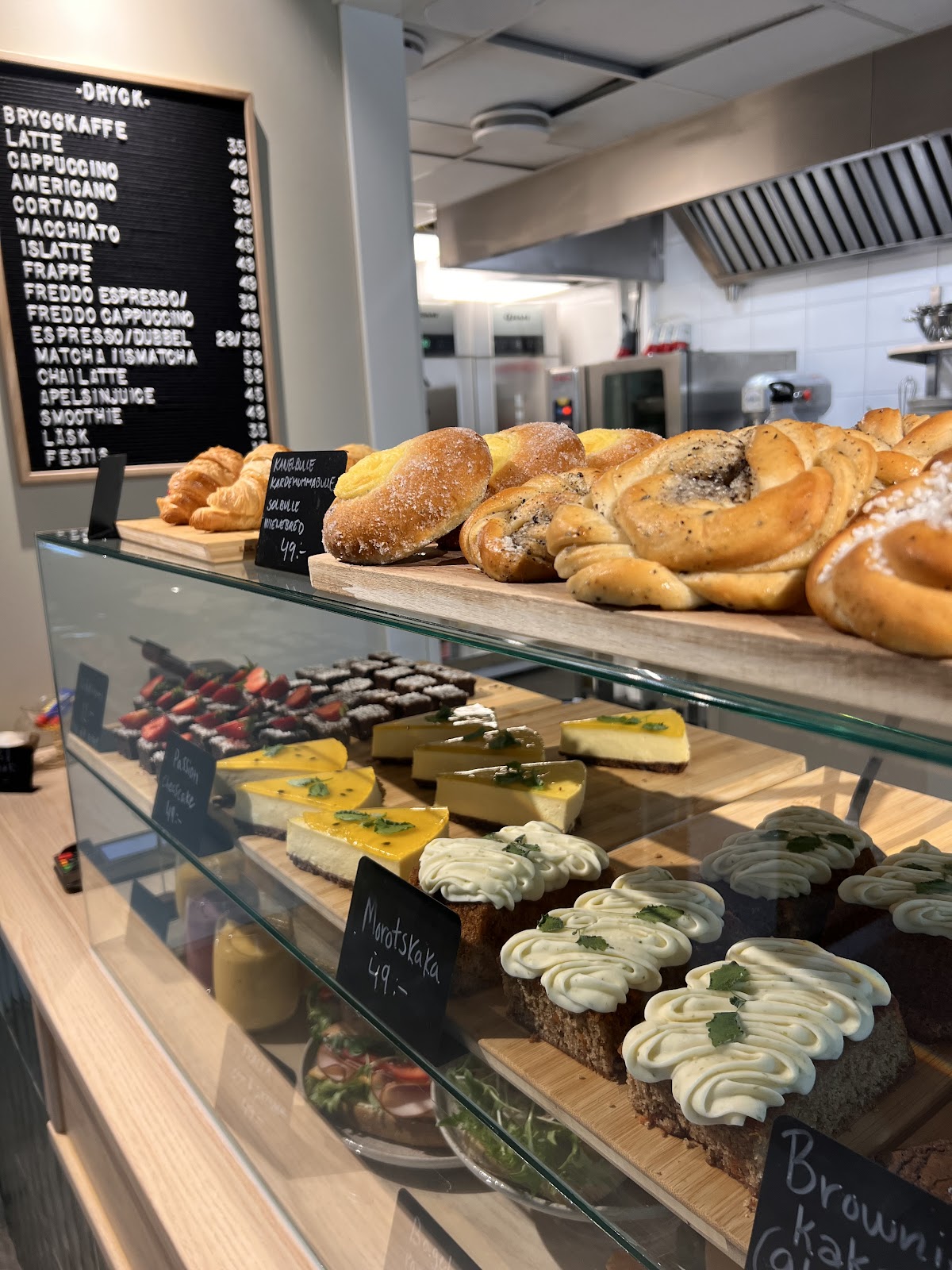 Kaffe & Cava interior