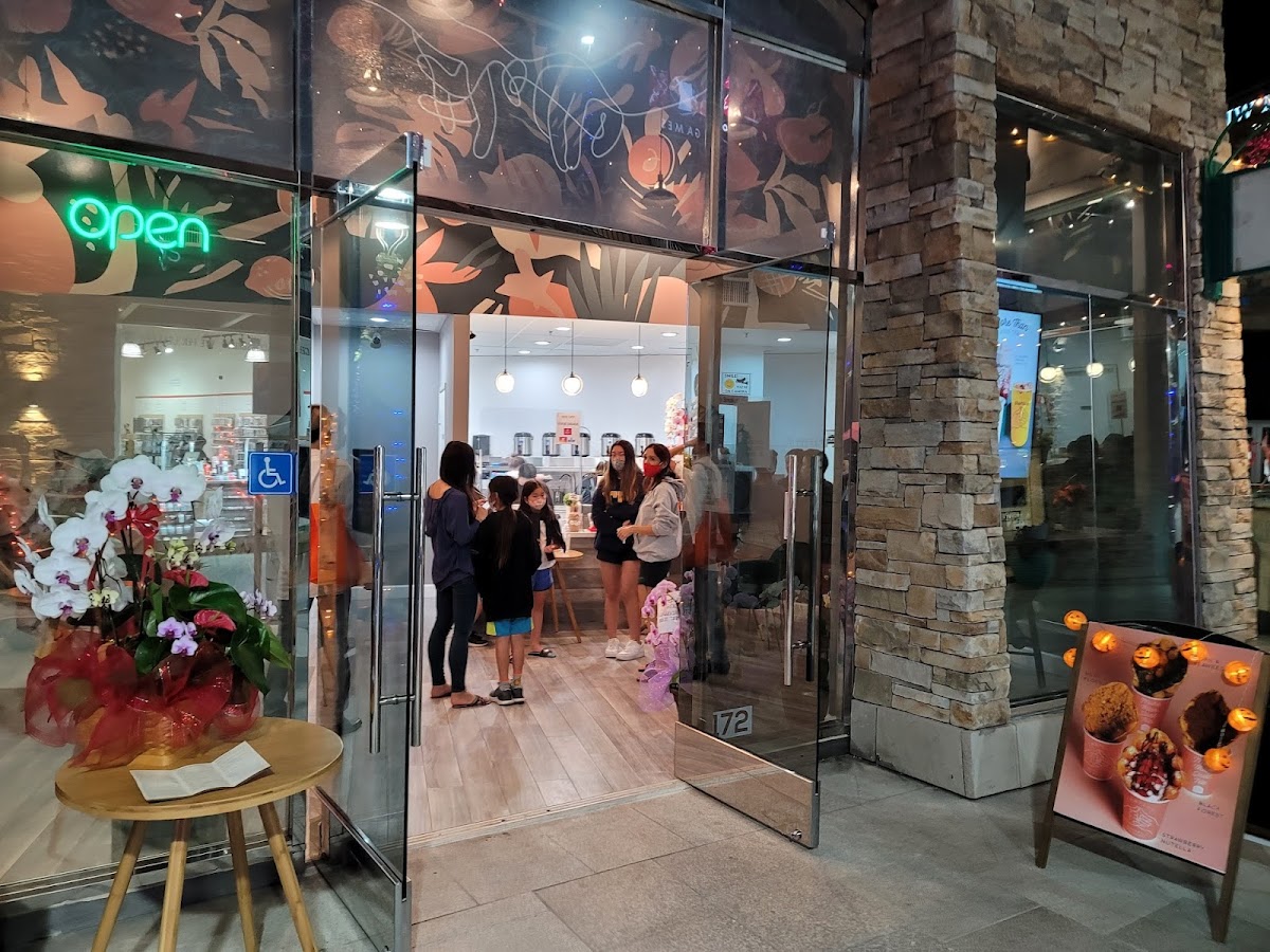 Chaplus Modern Tea Room interior
