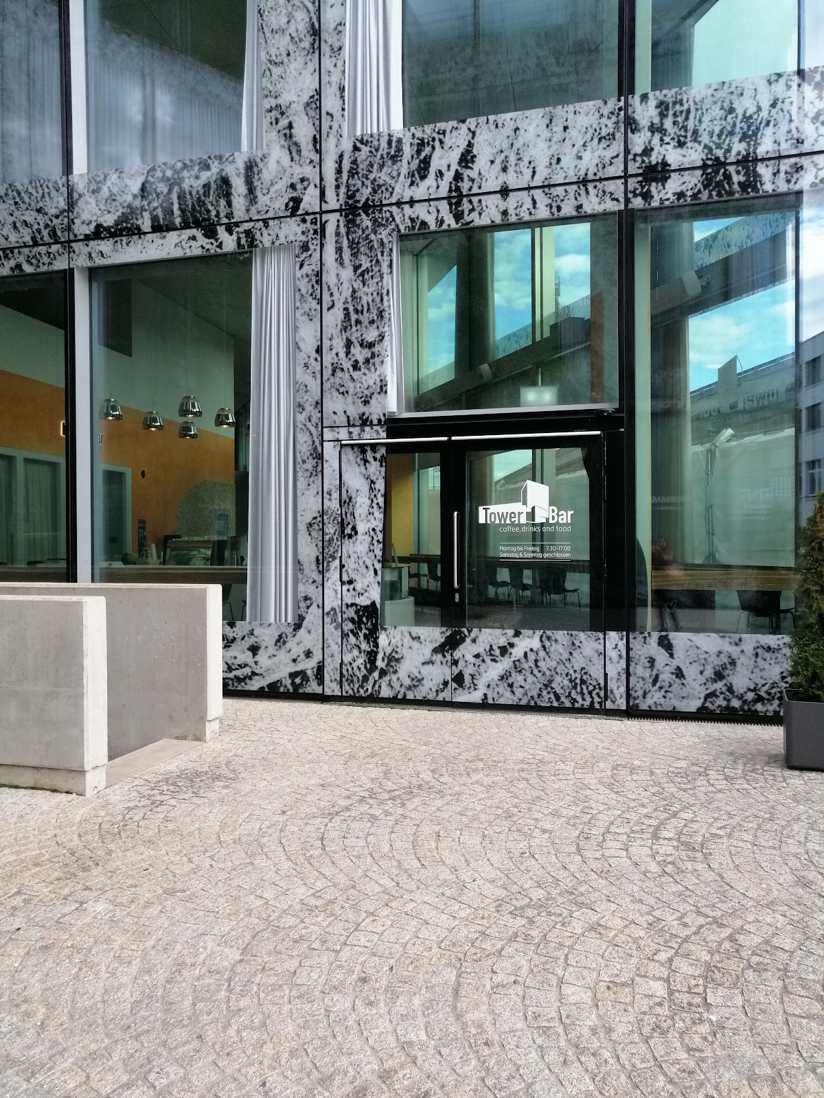 Photo of Allianz Tower Bar
