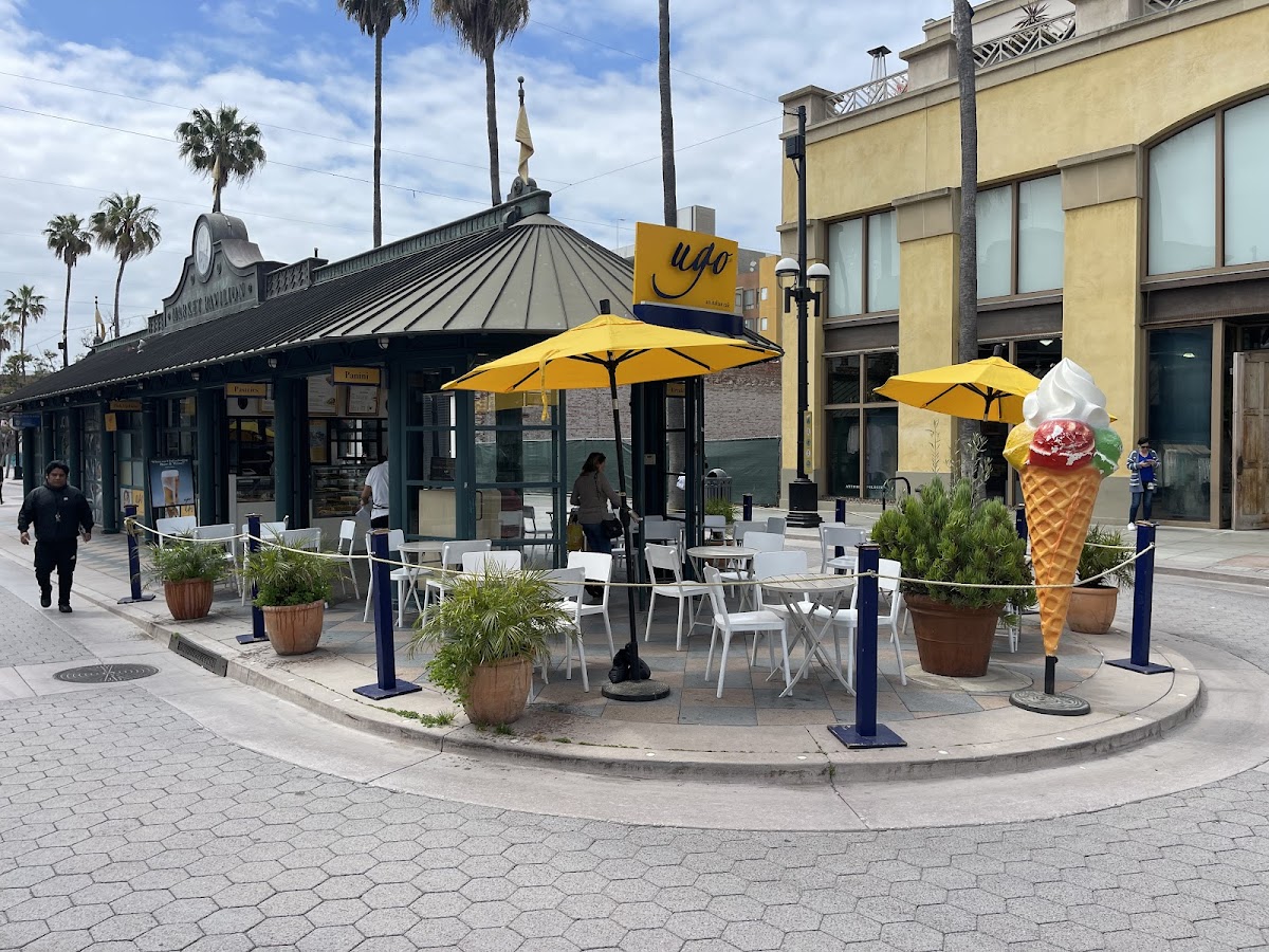 Ugo Santa Monica interior