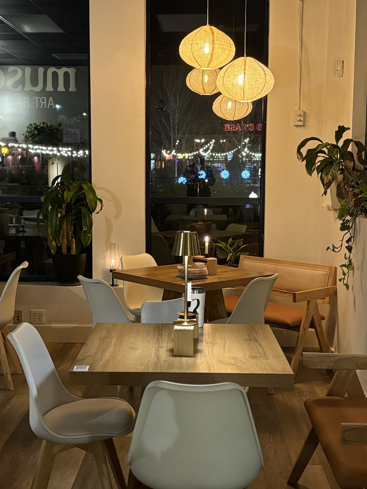 Muse Art Bar interior