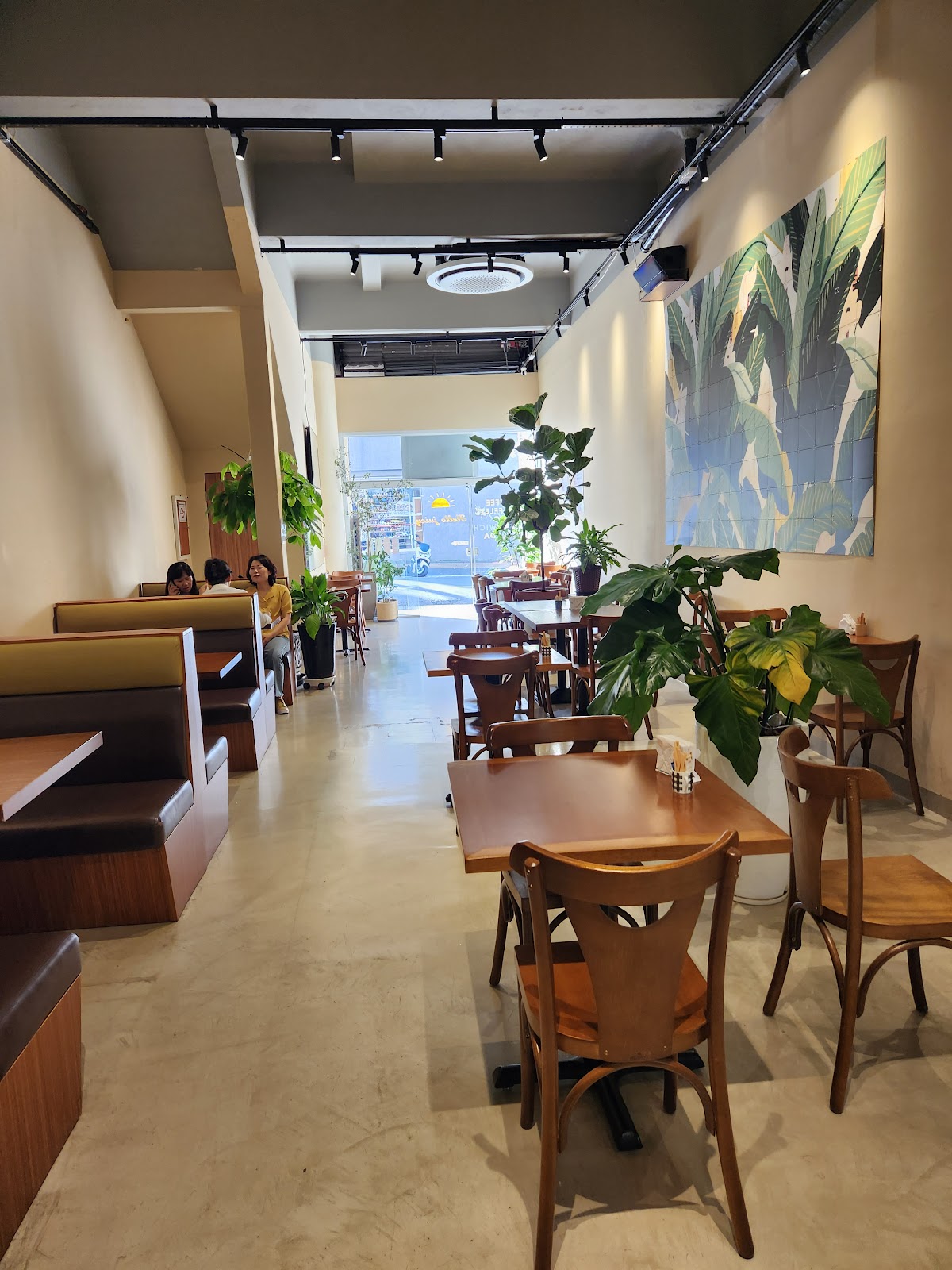 Hello juicy interior