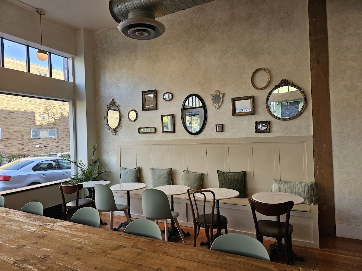 Mon Chou interior
