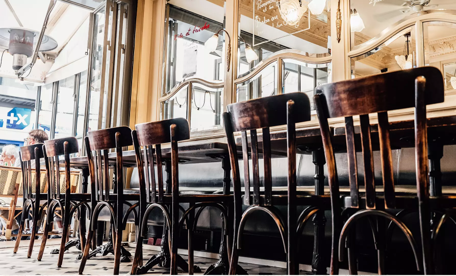Le Petit Cler interior