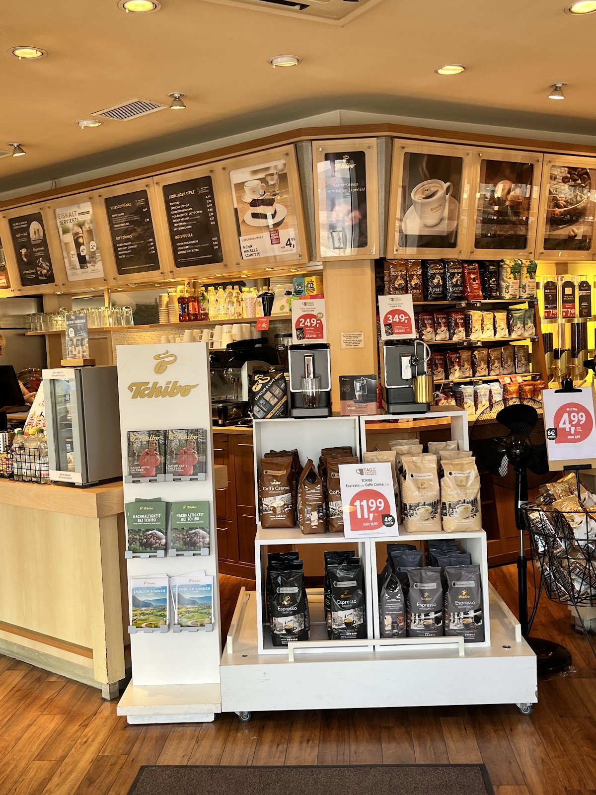 Qbo Coffee interior