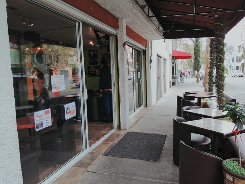 Café 10 Gourmet interior