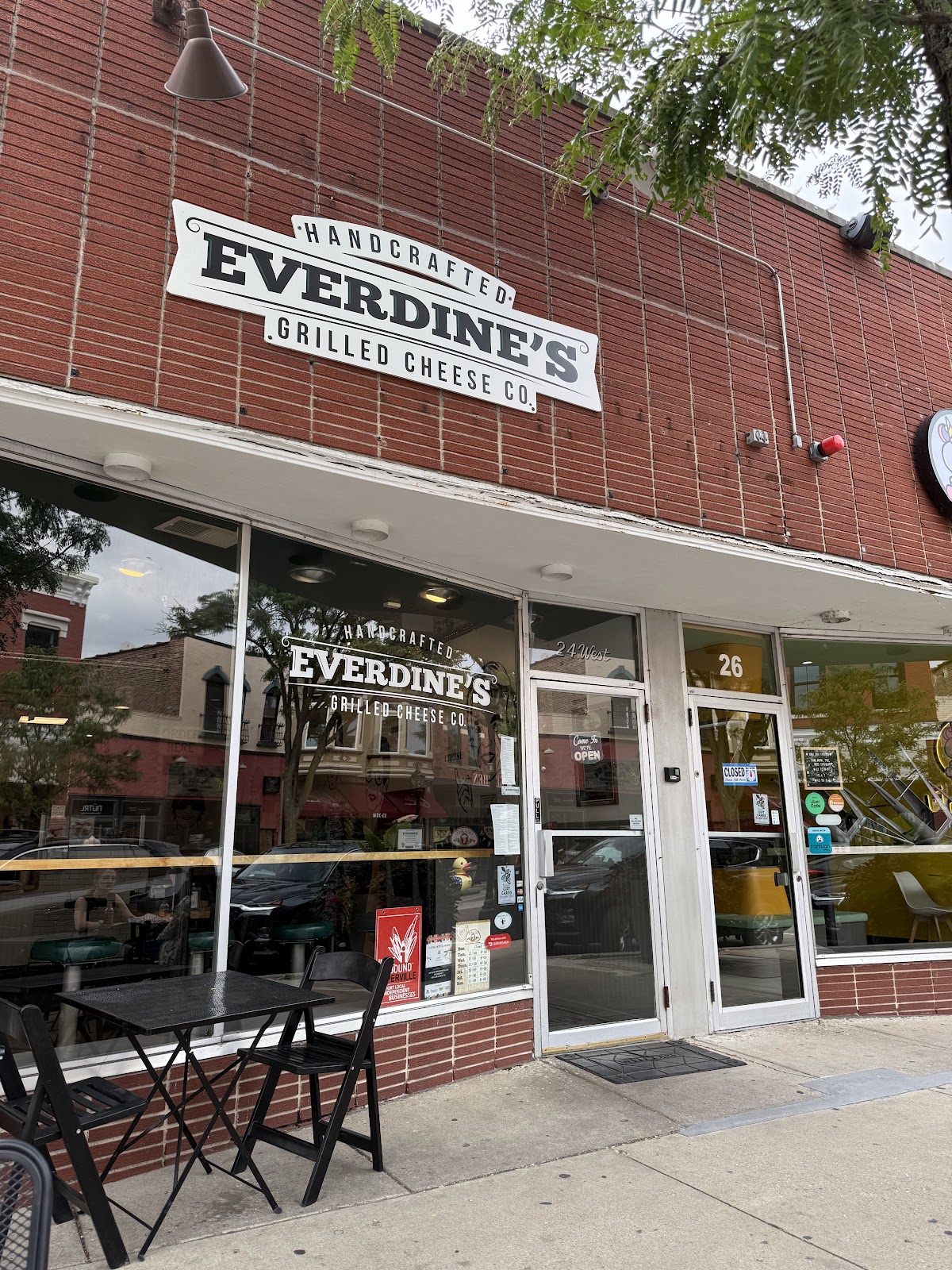 Everdine's Grilled Cheese Co. interior