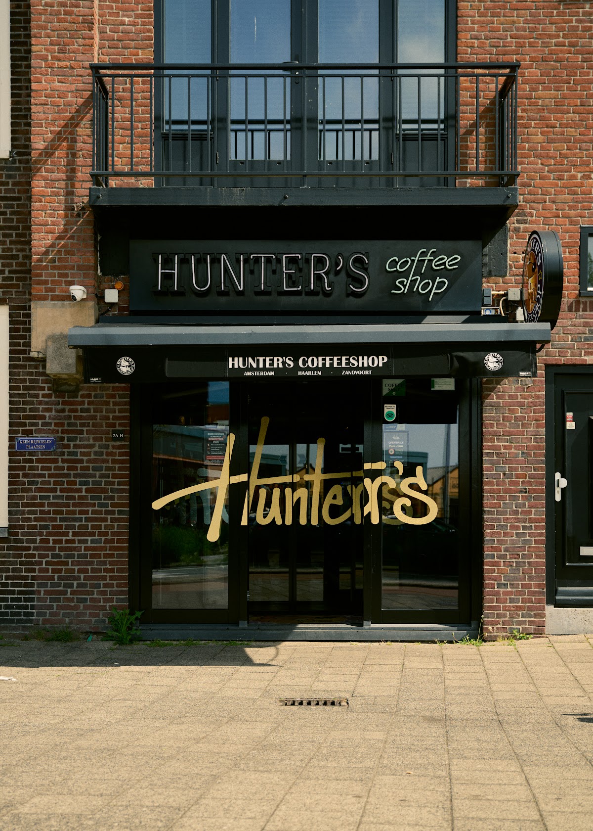 Hunter’s Coffeeshop Amsterdam North – Papaverweg interior