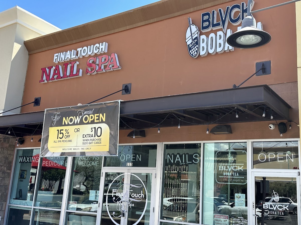 BLVCK Boba Tea interior