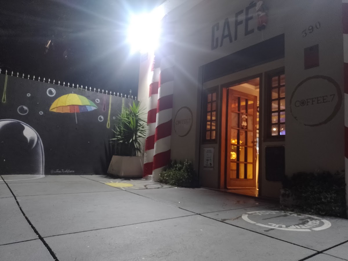Coffee 7 interior