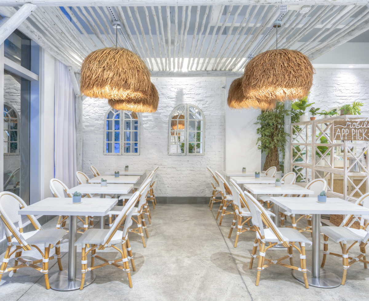 Pura Vida Miami interior