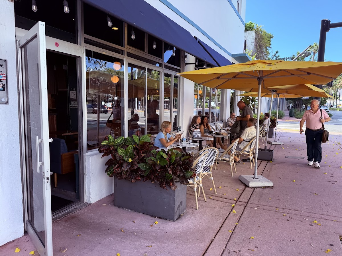 Cafe Fleur - Café & Beignet Miami Beach interior
