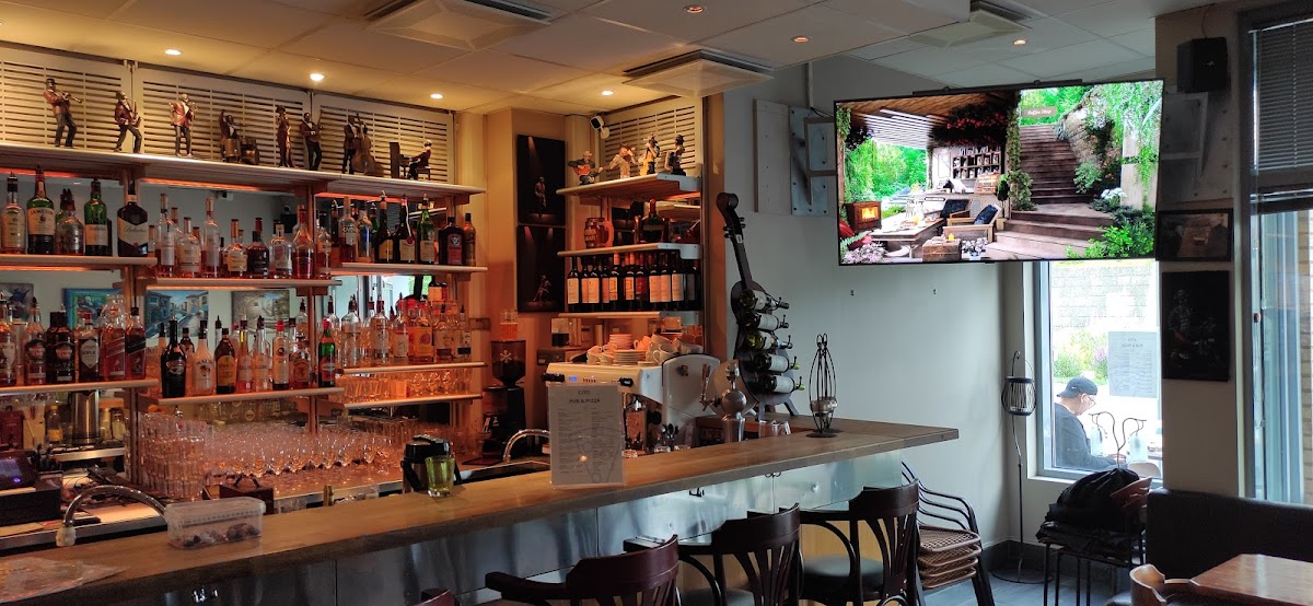 Cito Pub and Pizza interior