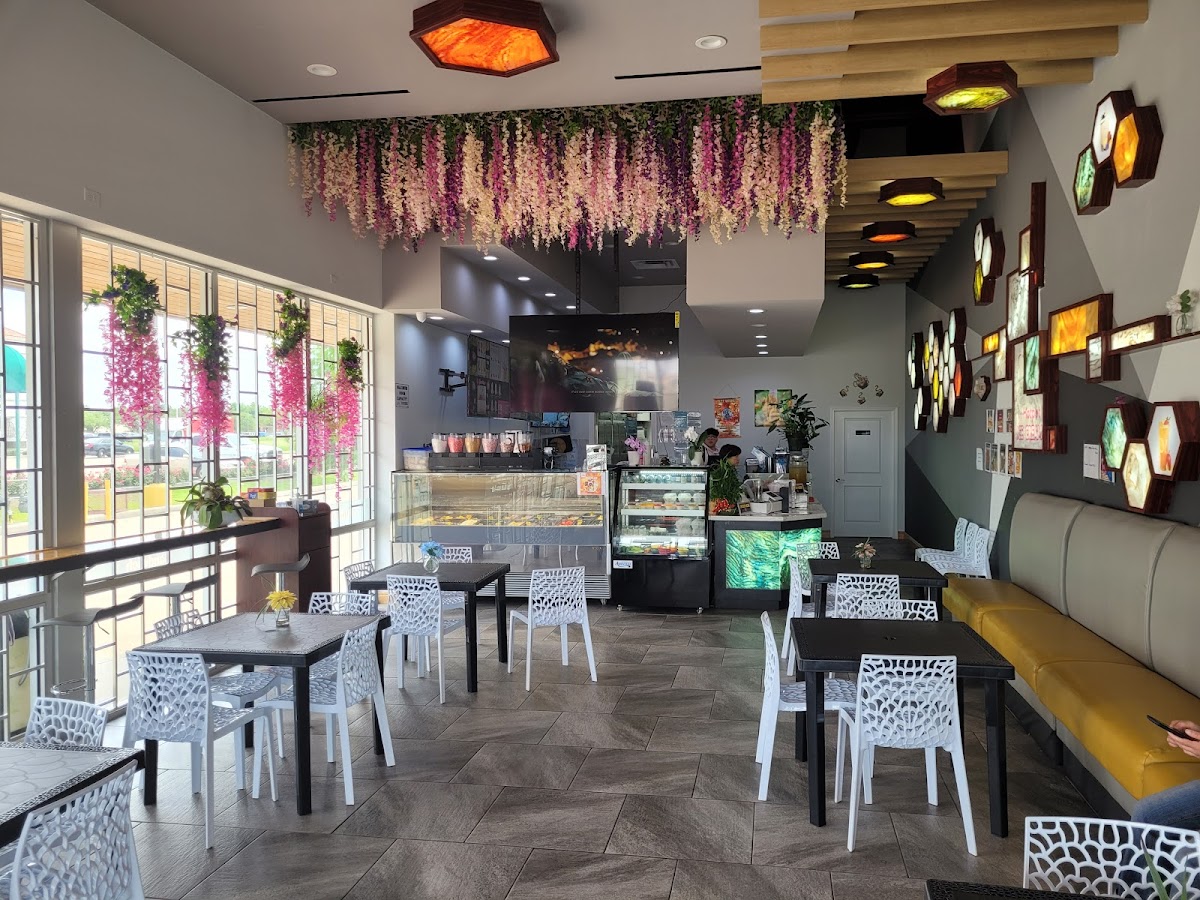 Saigon Chillin interior